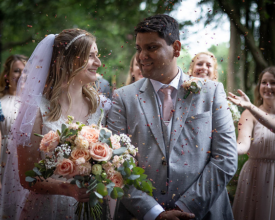 Wedding Photography, Bride & Groom, Confetti